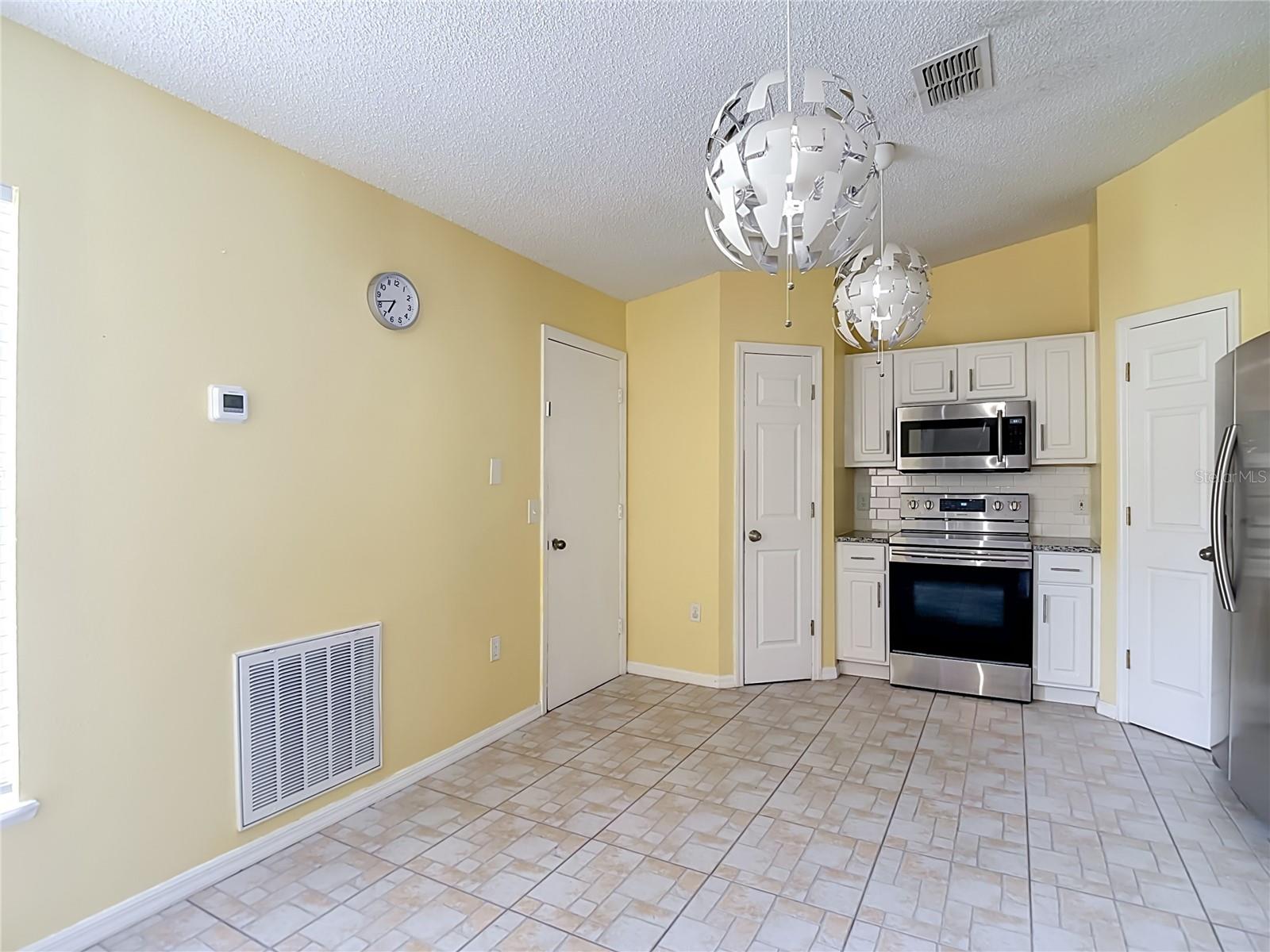 12730 KINGS LAKE DR
