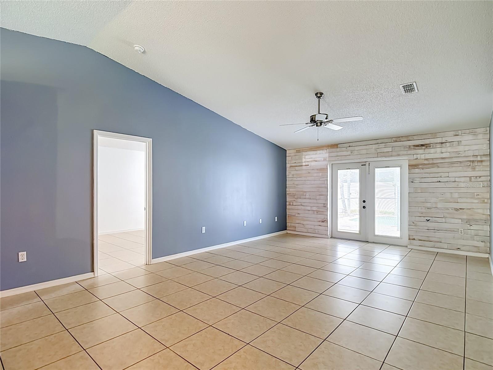 12730 KINGS LAKE DR