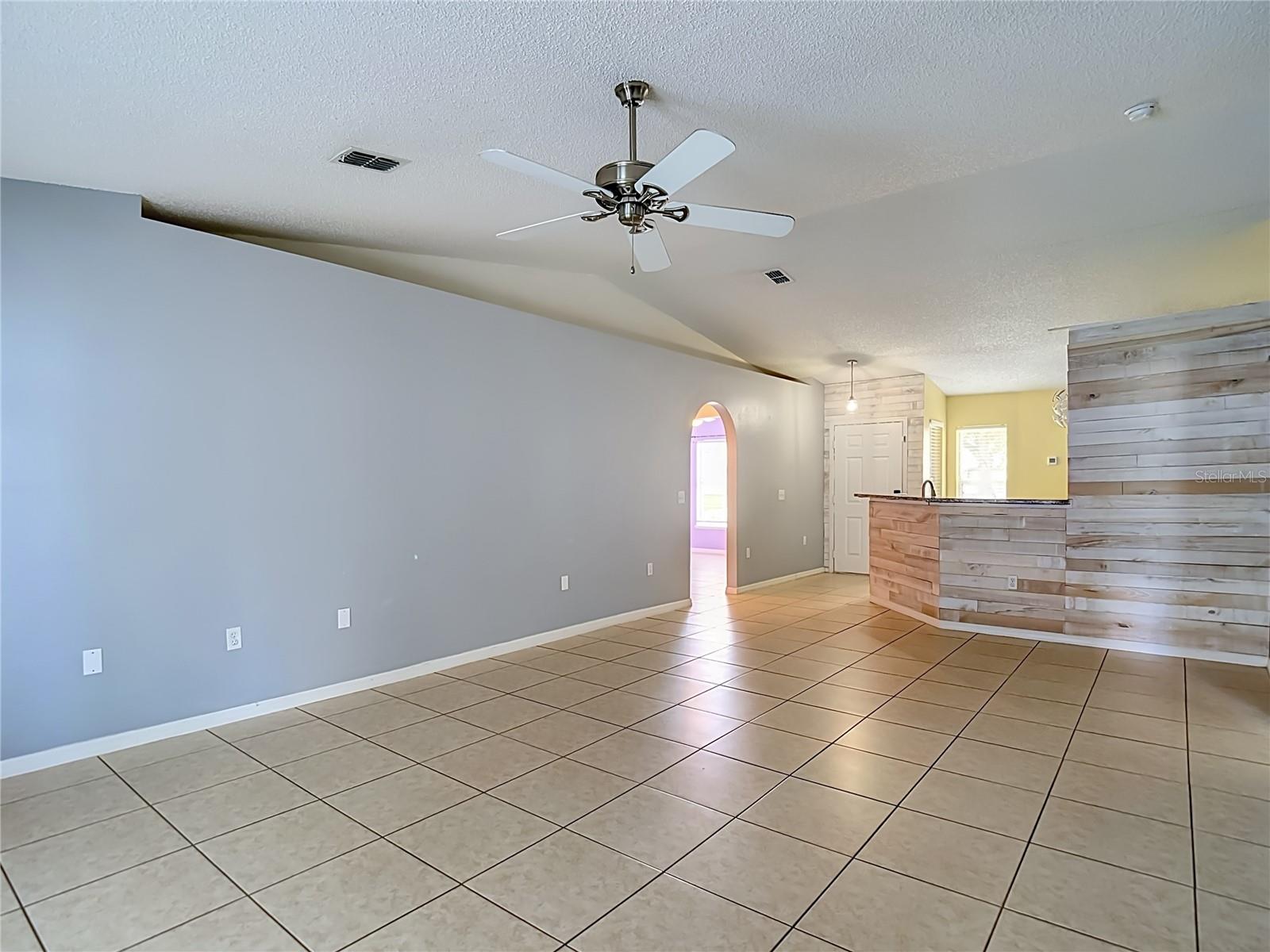 12730 KINGS LAKE DR