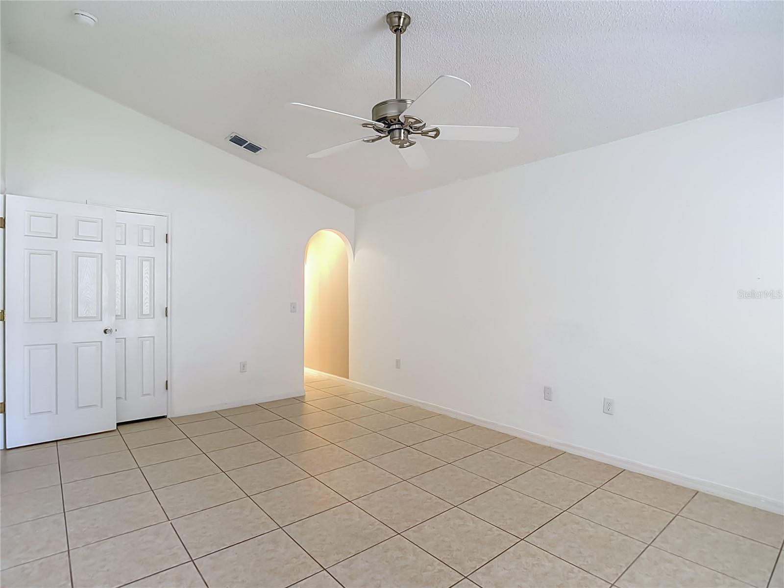 12730 KINGS LAKE DR