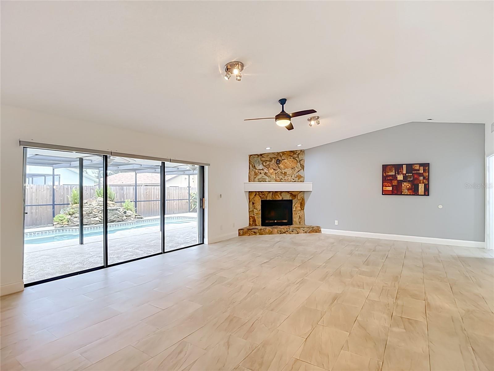 5118 BRYNN MAWR DR