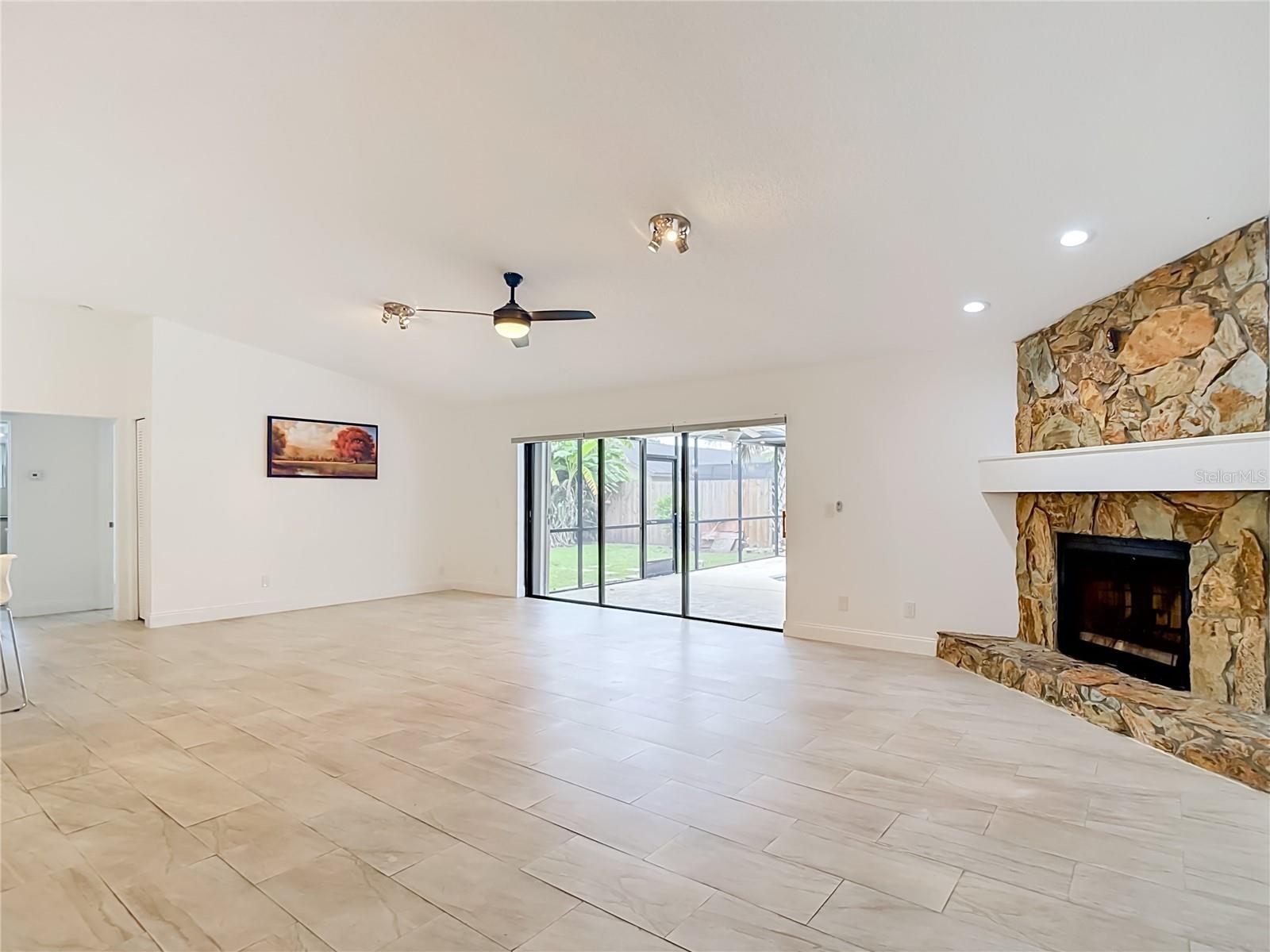 5118 BRYNN MAWR DR