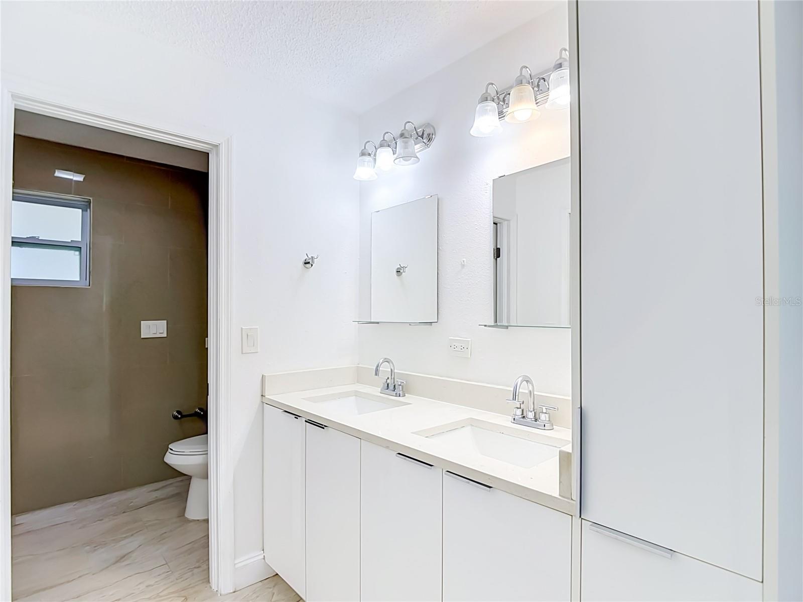5118 BRYNN MAWR DR