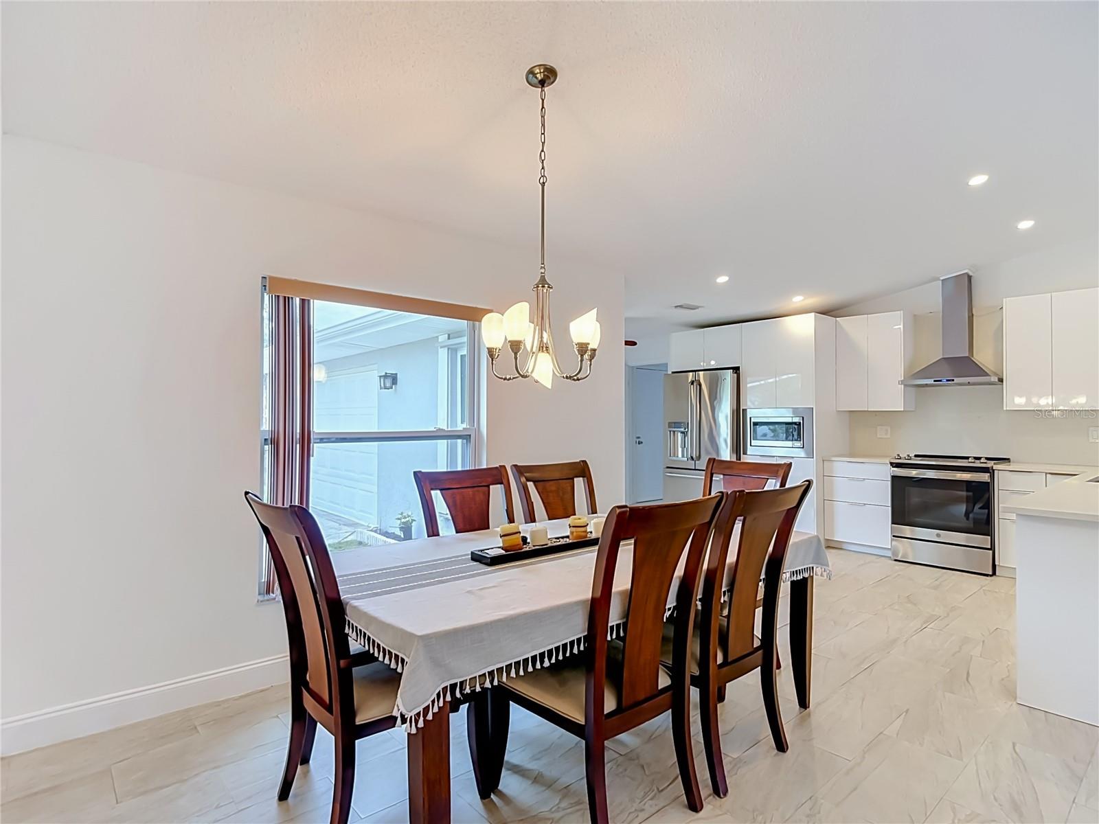5118 BRYNN MAWR DR