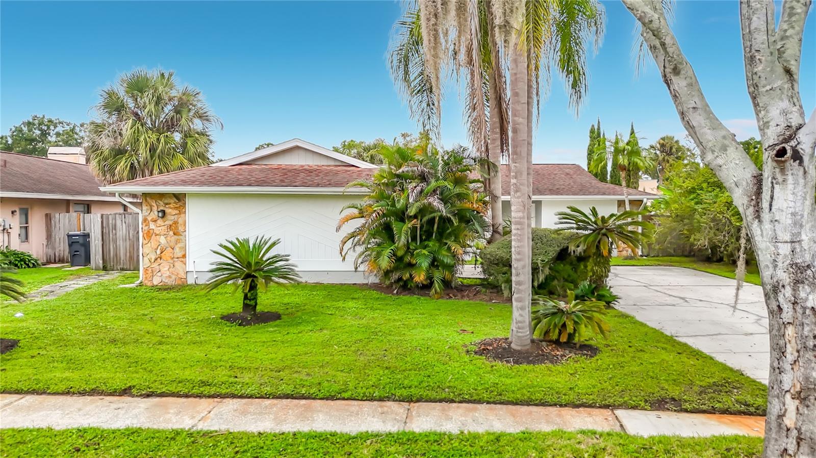 5118 BRYNN MAWR DR