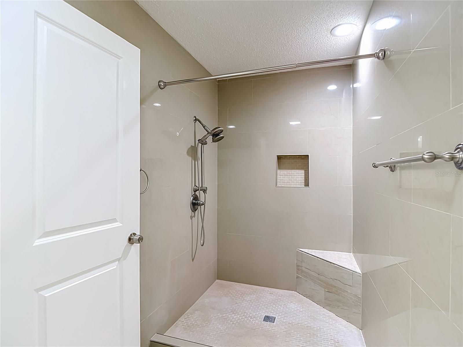 5118 BRYNN MAWR DR