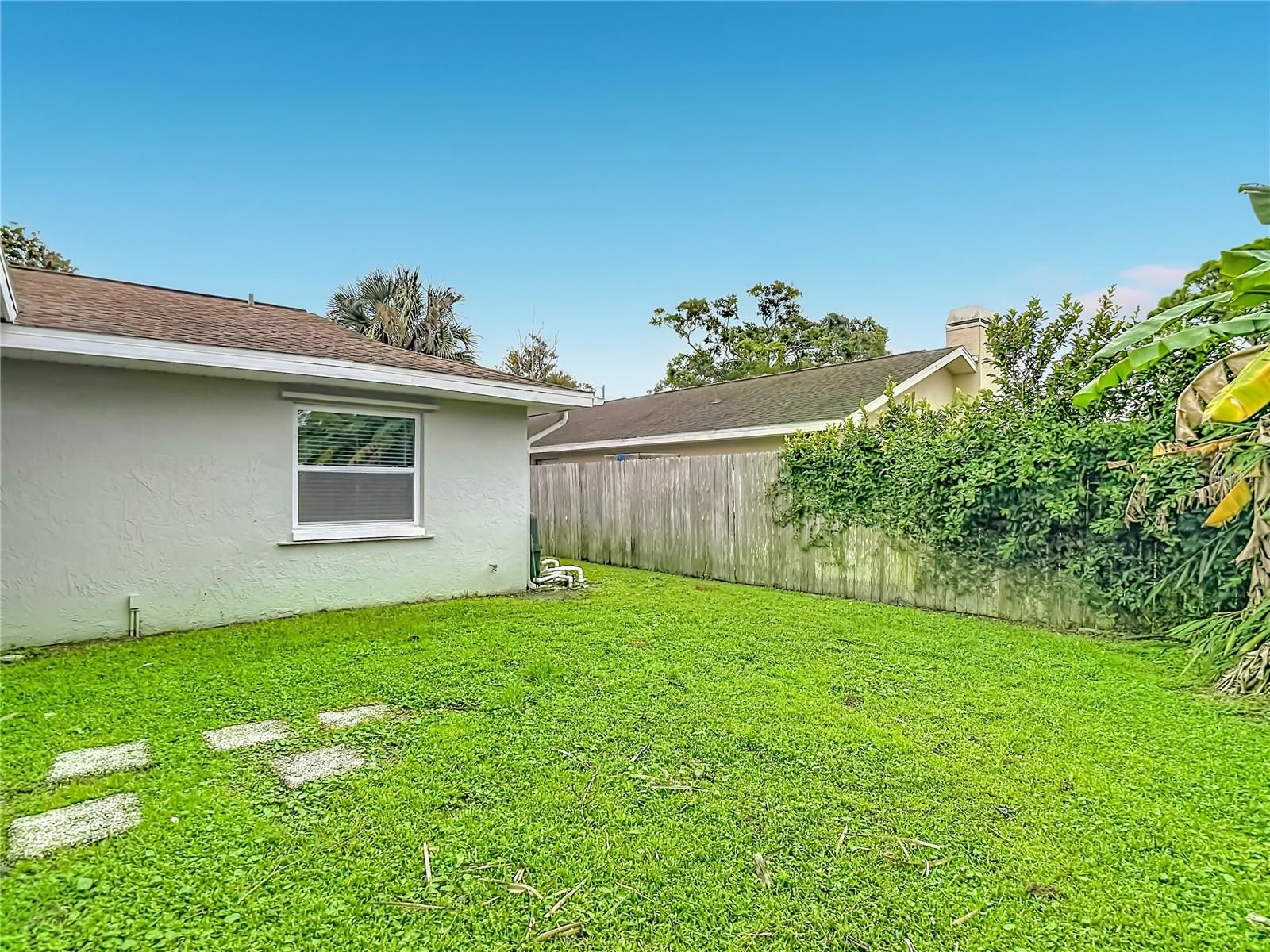 5118 BRYNN MAWR DR