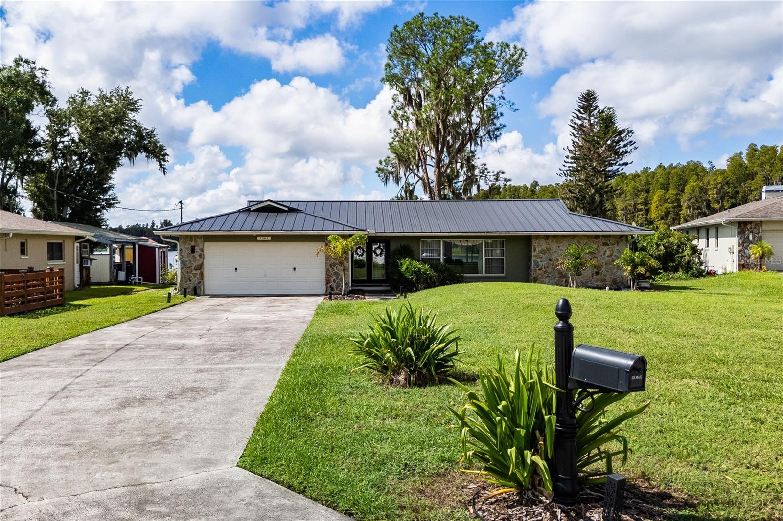2963 LAKE SAXON DR