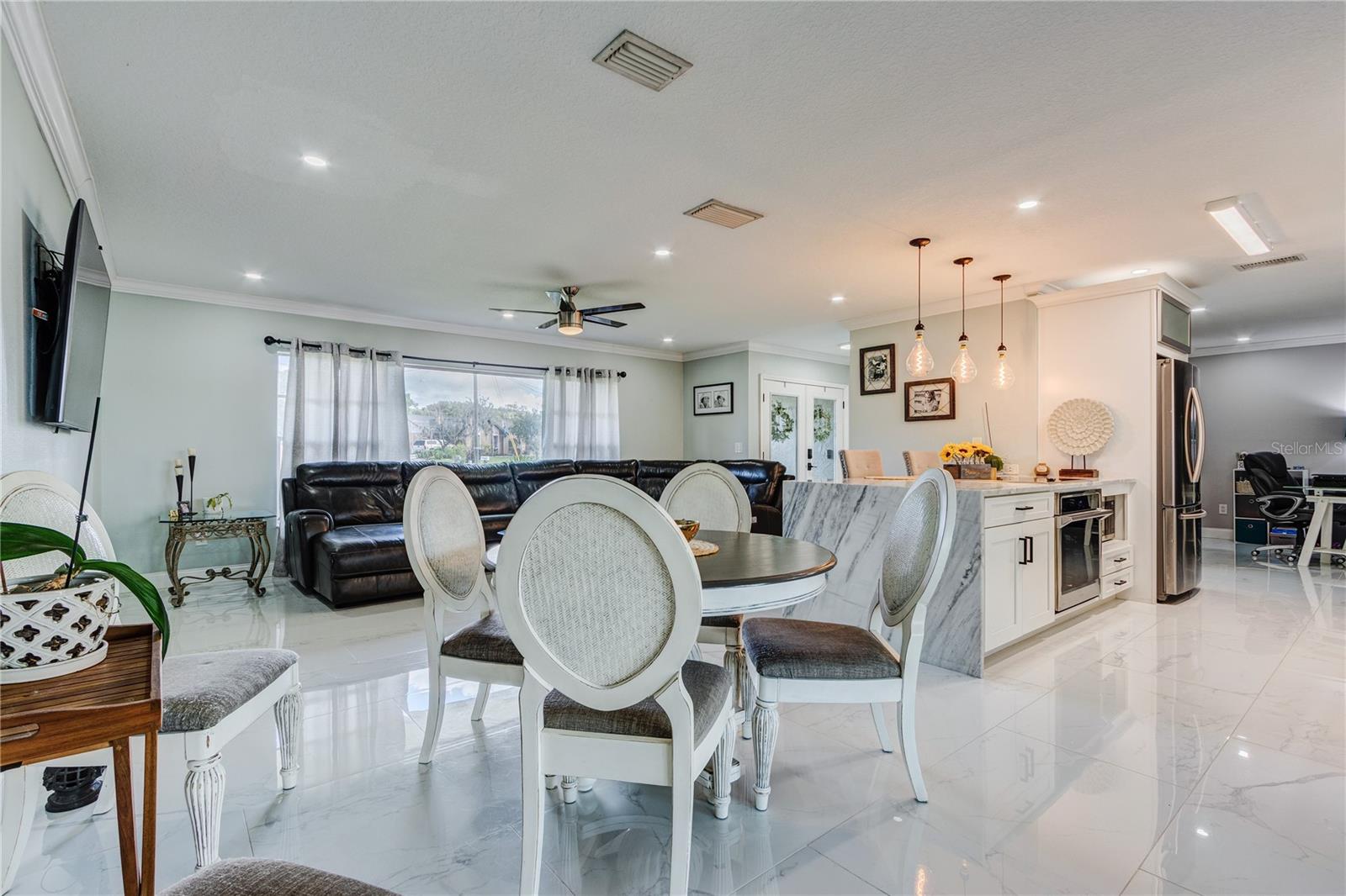 2963 LAKE SAXON DR