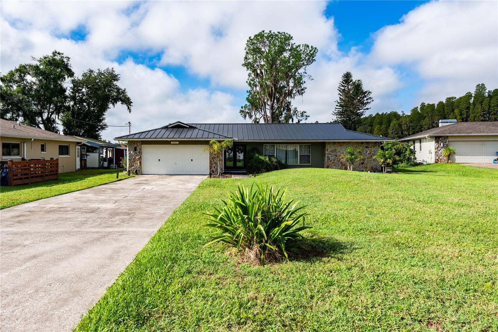 2963 LAKE SAXON DR