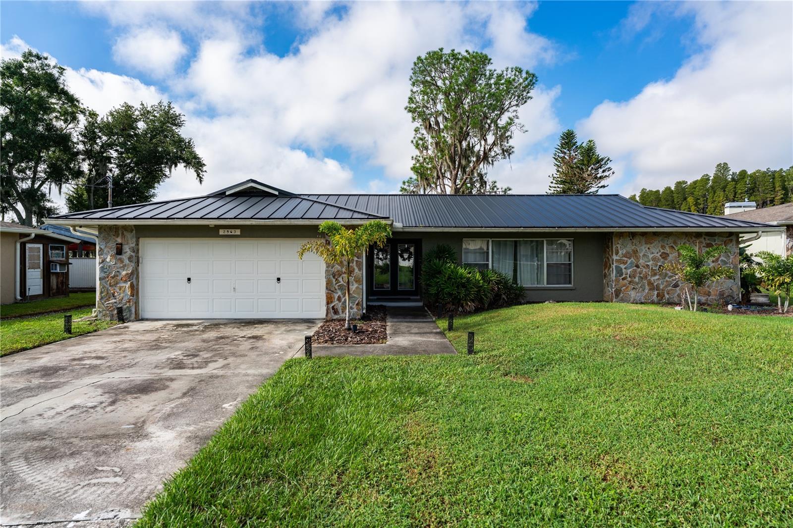 2963 LAKE SAXON DR