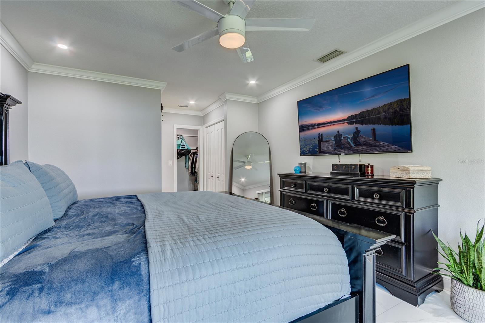 2963 LAKE SAXON DR