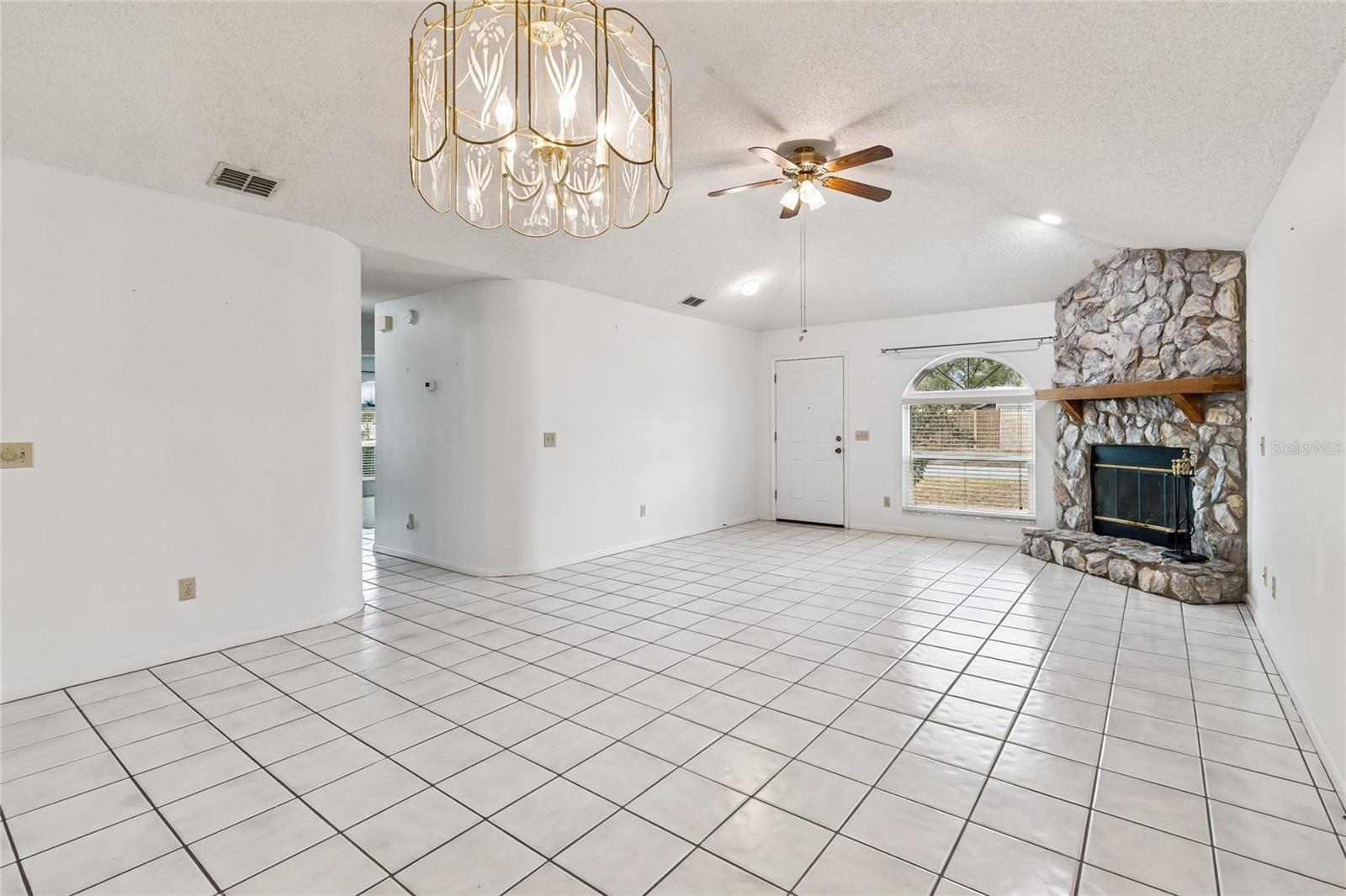 23227 CLUB VILLAS DR #38