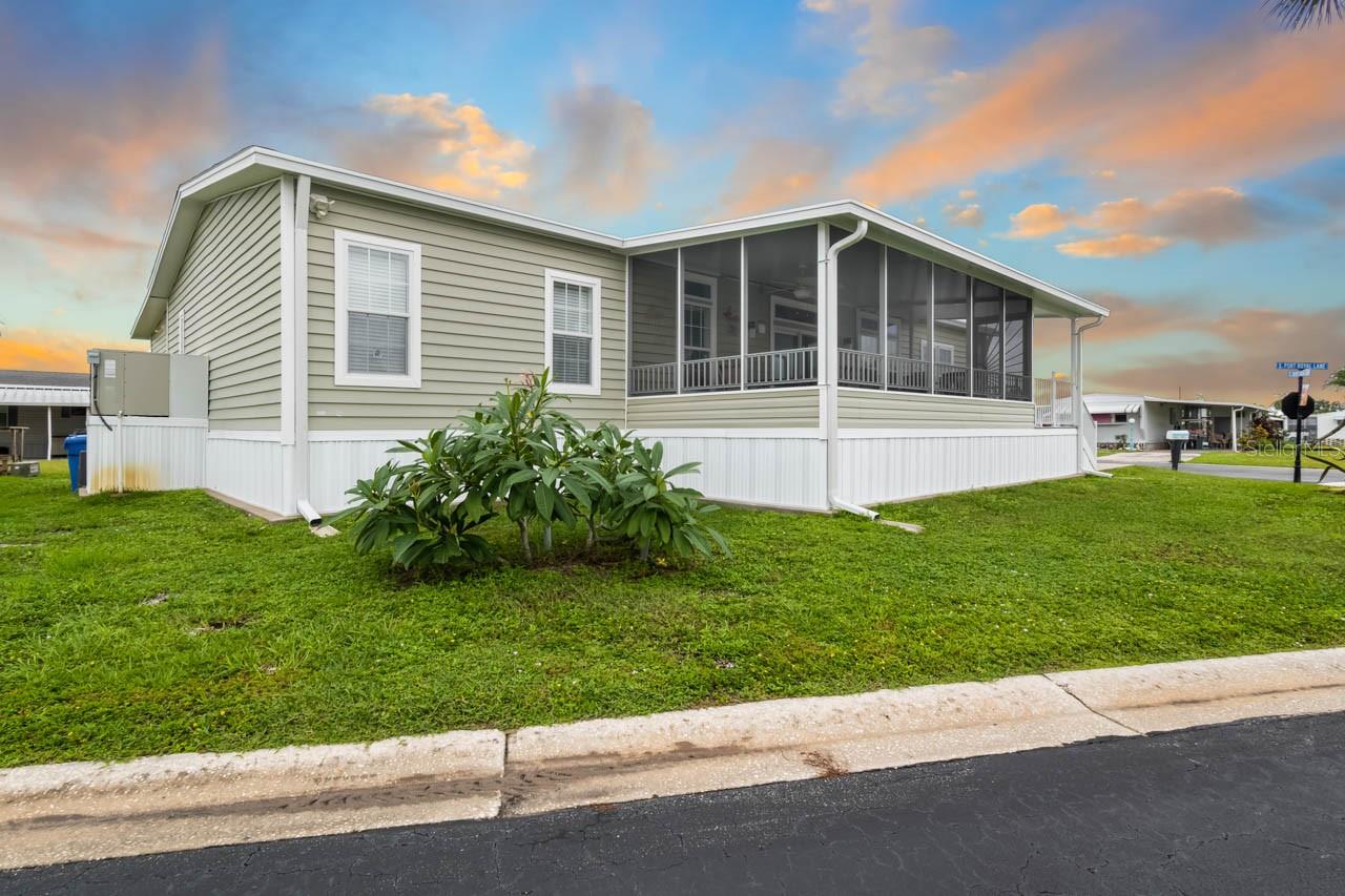 102 E SAINT LUCIA LOOP
