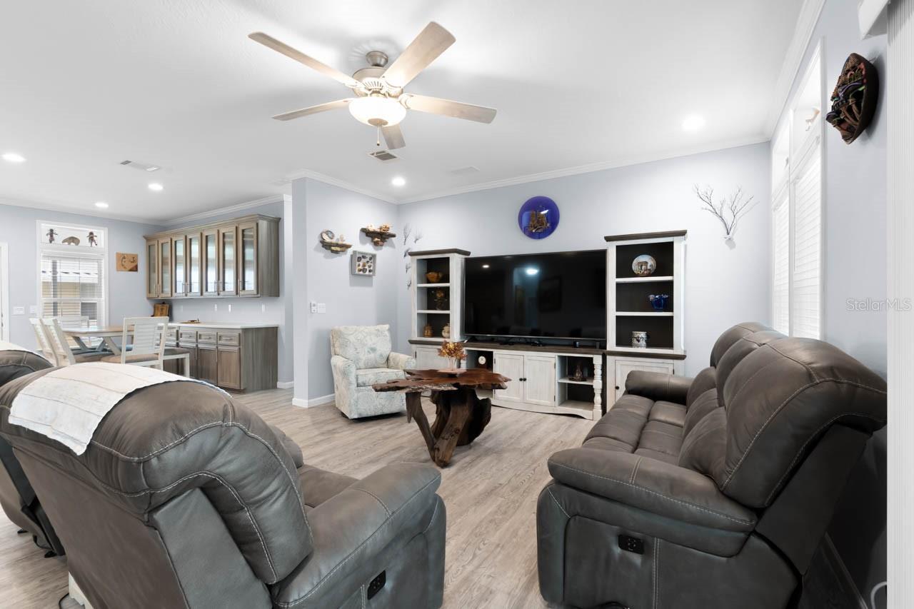 102 E SAINT LUCIA LOOP