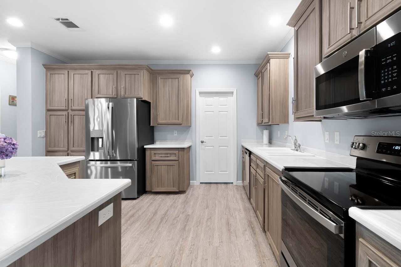 102 E SAINT LUCIA LOOP