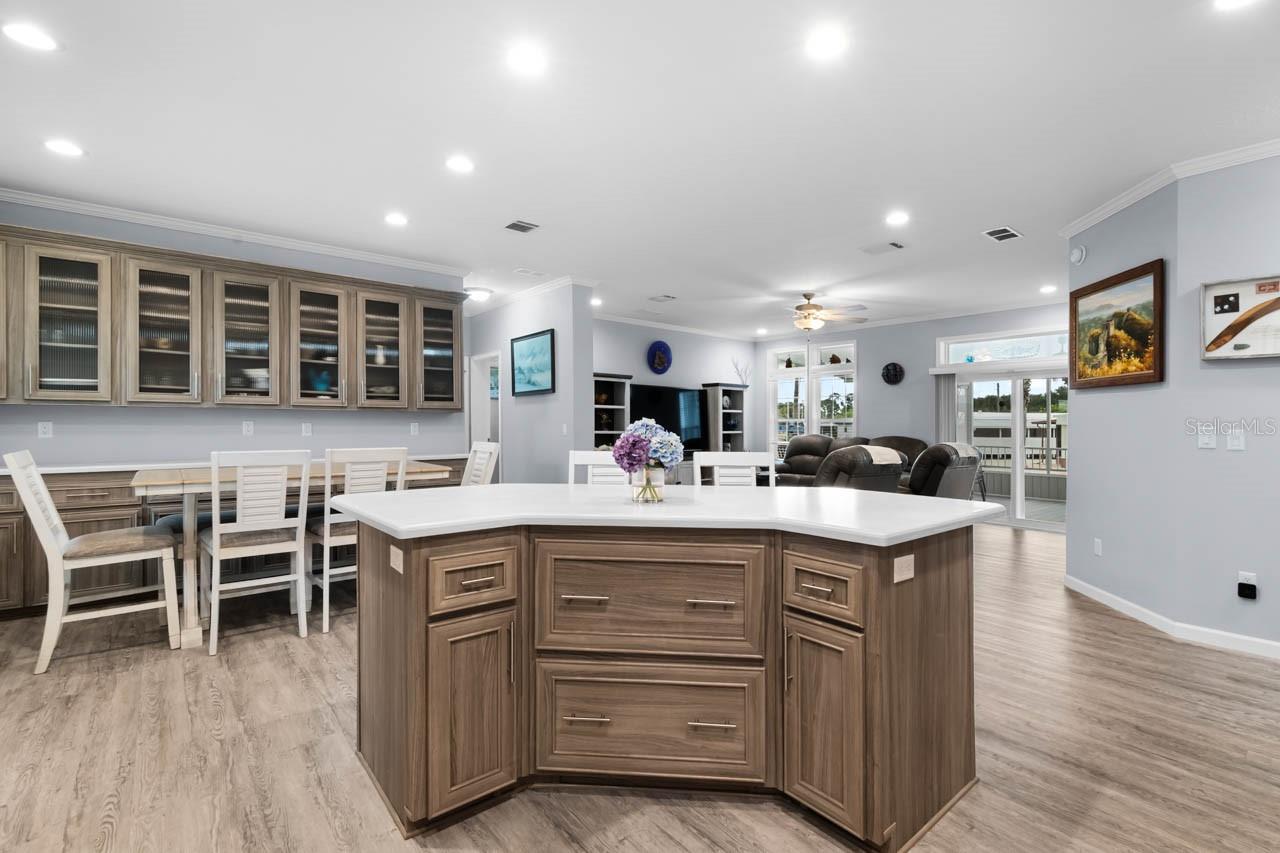 102 E SAINT LUCIA LOOP