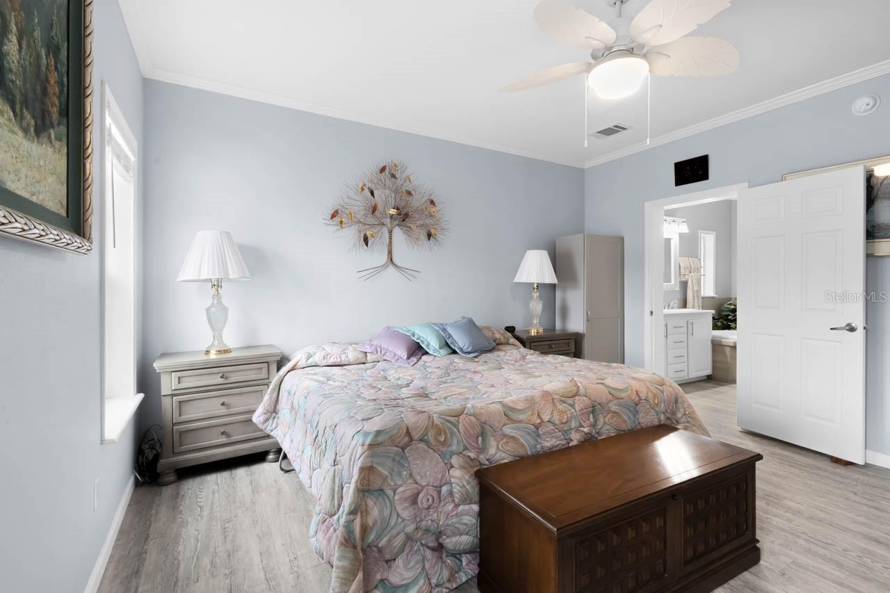 102 E SAINT LUCIA LOOP