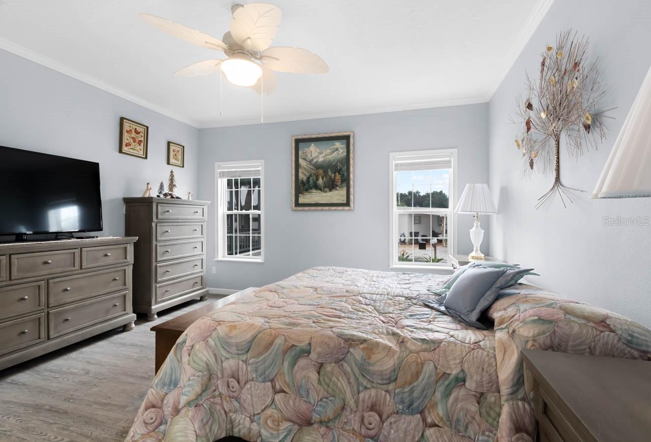 102 E SAINT LUCIA LOOP
