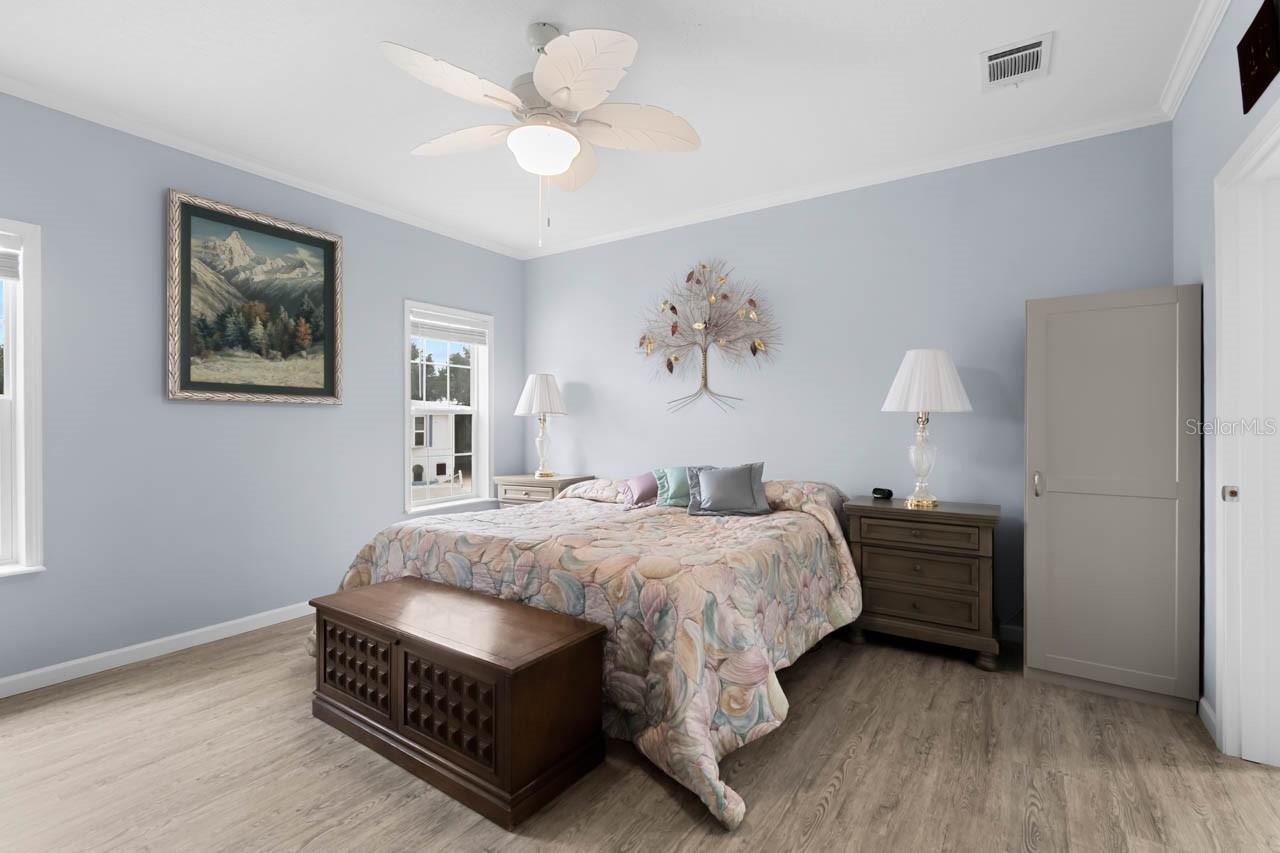 102 E SAINT LUCIA LOOP