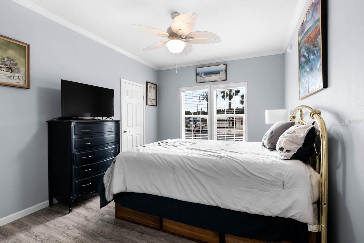 102 E SAINT LUCIA LOOP