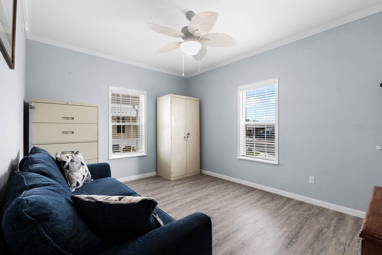 102 E SAINT LUCIA LOOP