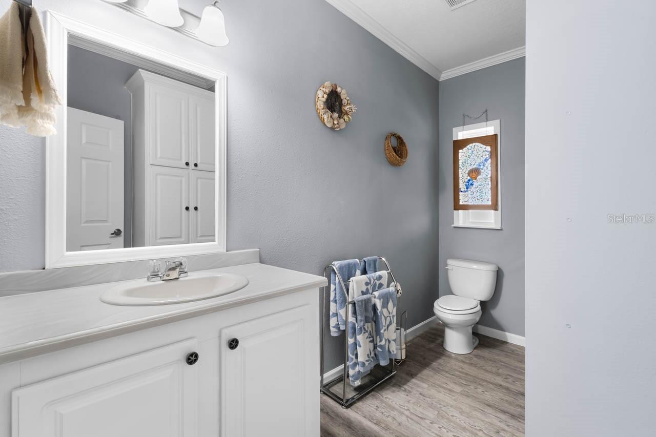 102 E SAINT LUCIA LOOP
