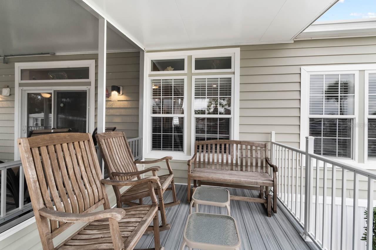 102 E SAINT LUCIA LOOP