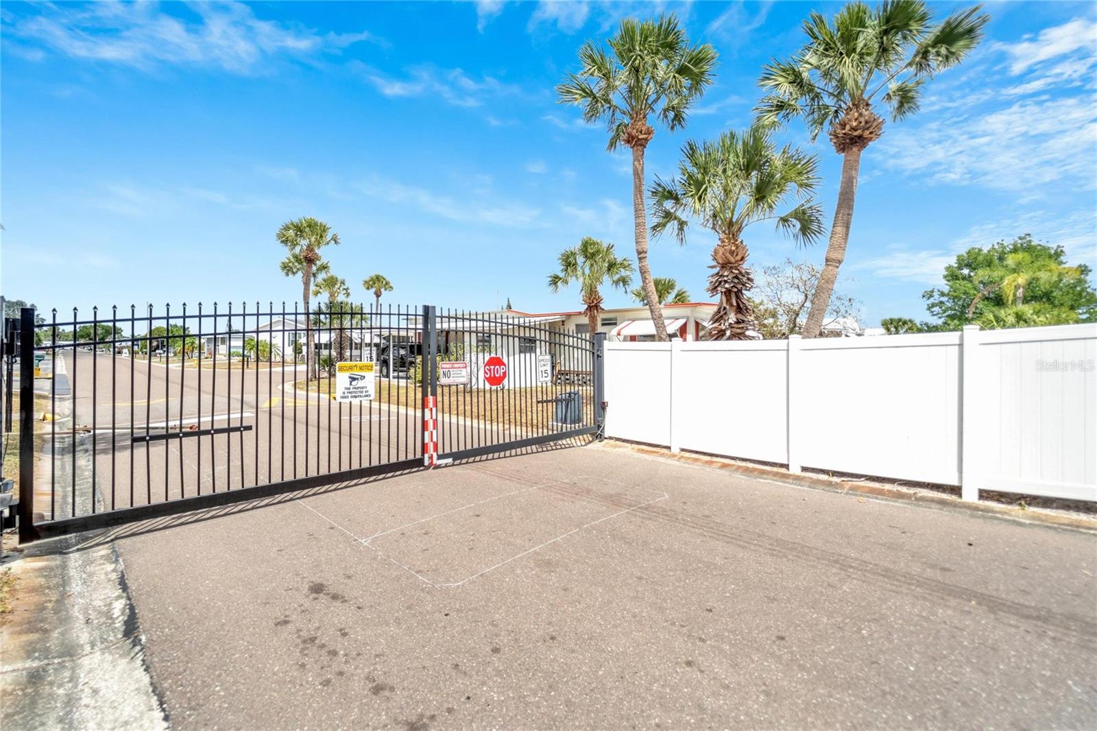 102 E SAINT LUCIA LOOP