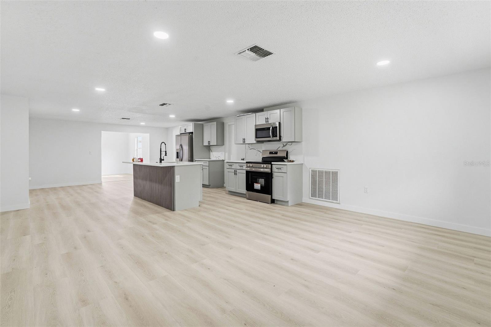 8525 BRIAR PATCH DR