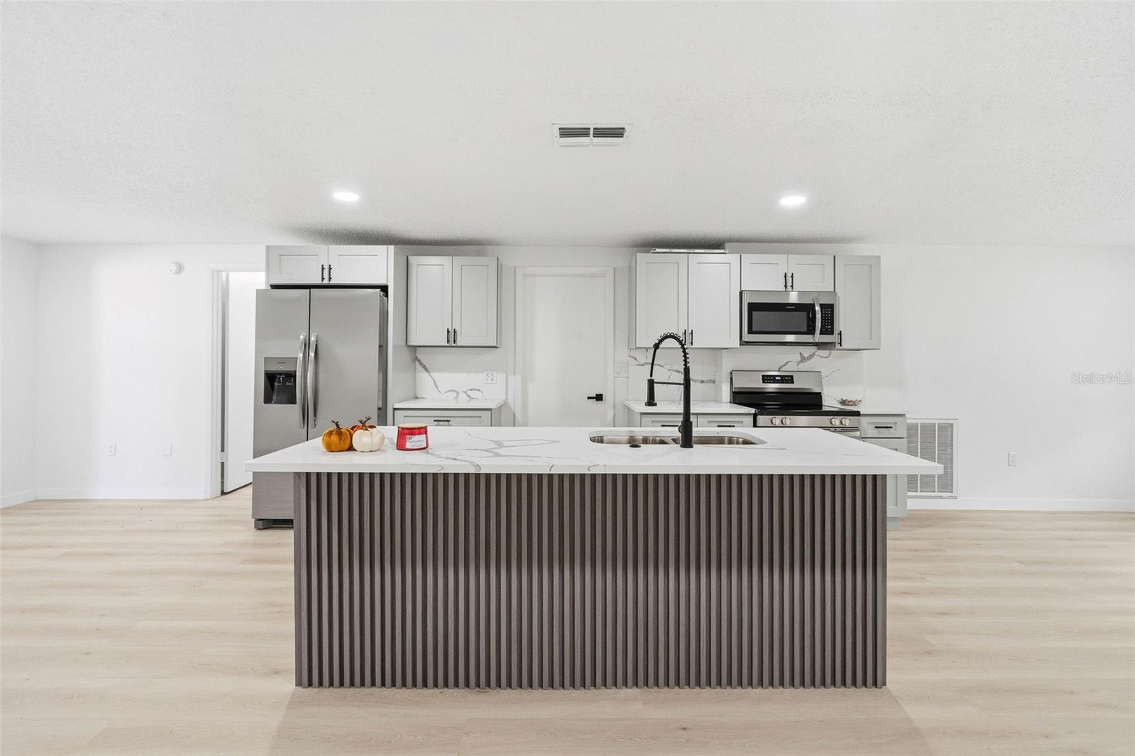 8525 BRIAR PATCH DR