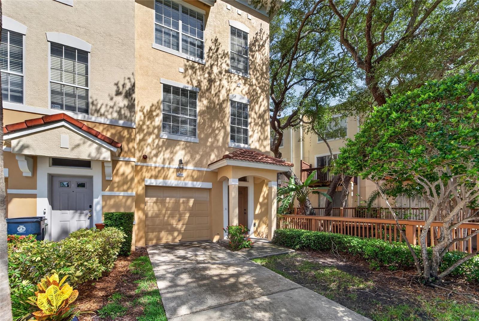 3186 BAYSHORE OAKS DR