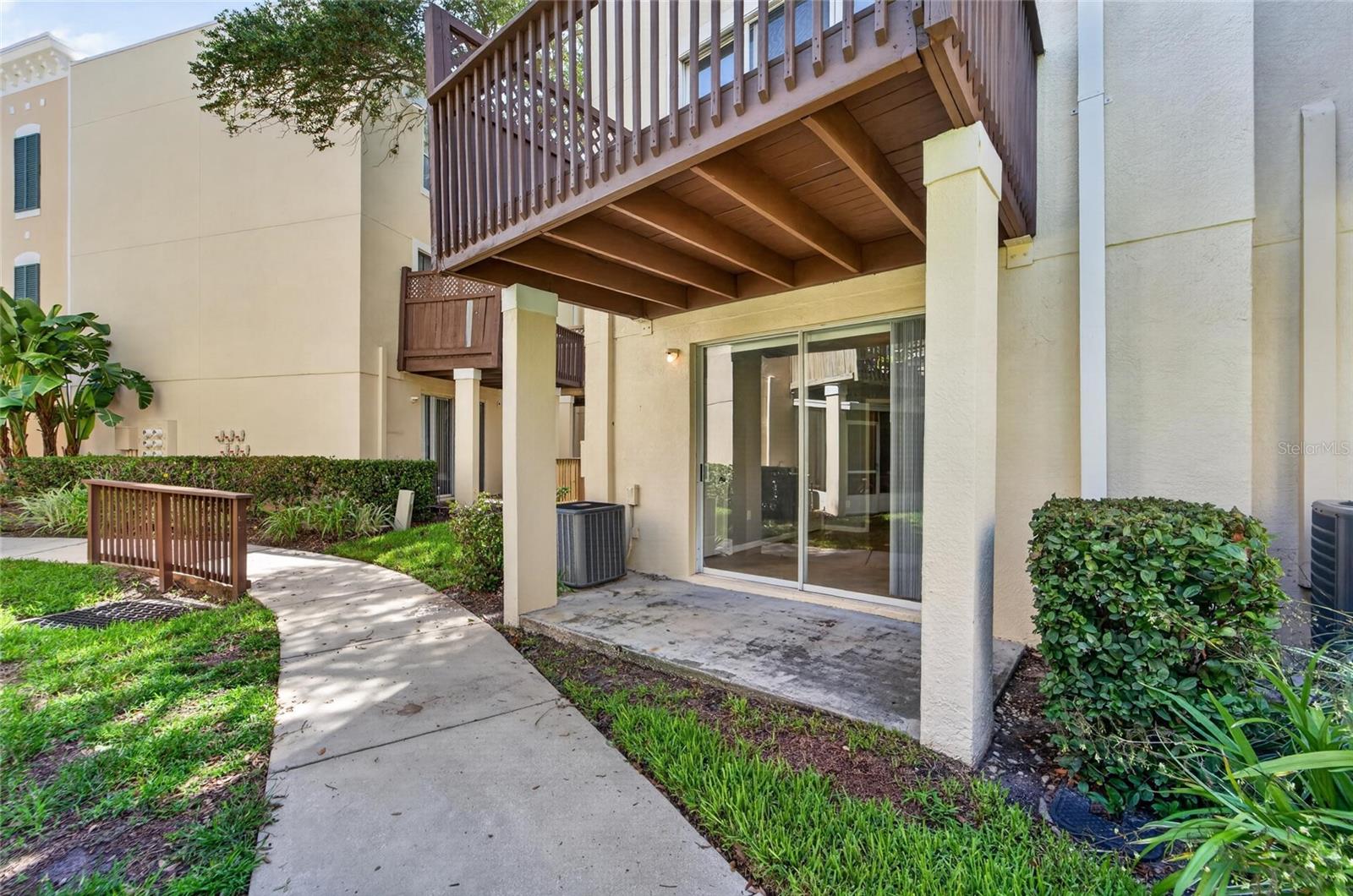 3186 BAYSHORE OAKS DR