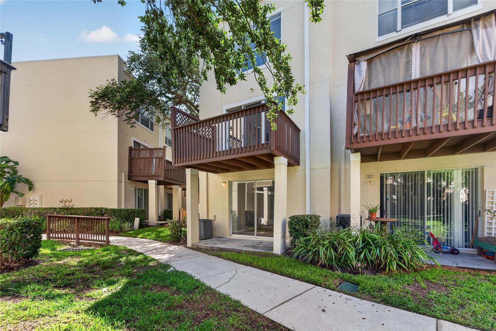 3186 BAYSHORE OAKS DR