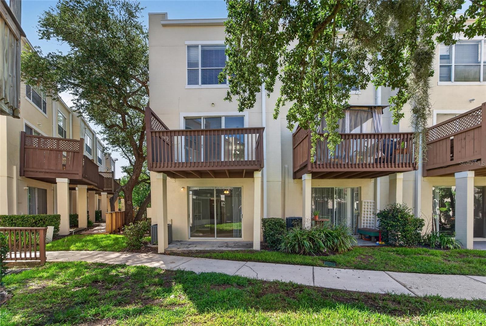 3186 BAYSHORE OAKS DR