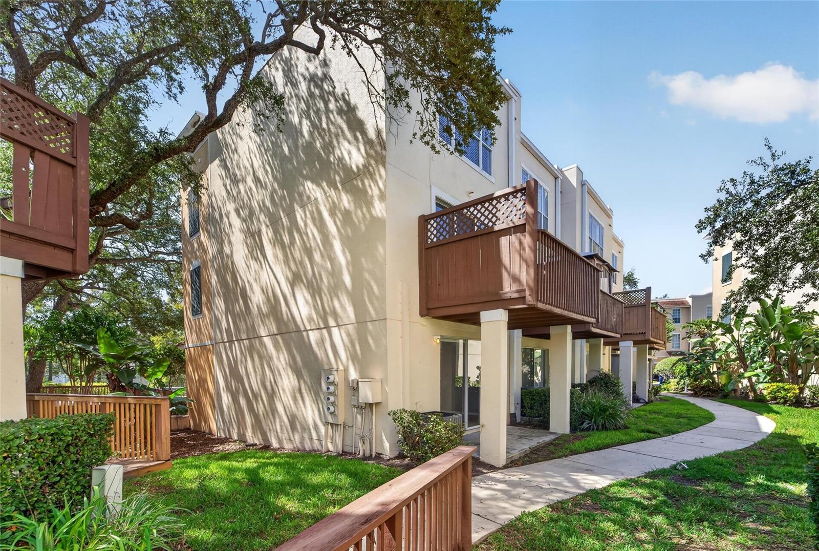 3186 BAYSHORE OAKS DR