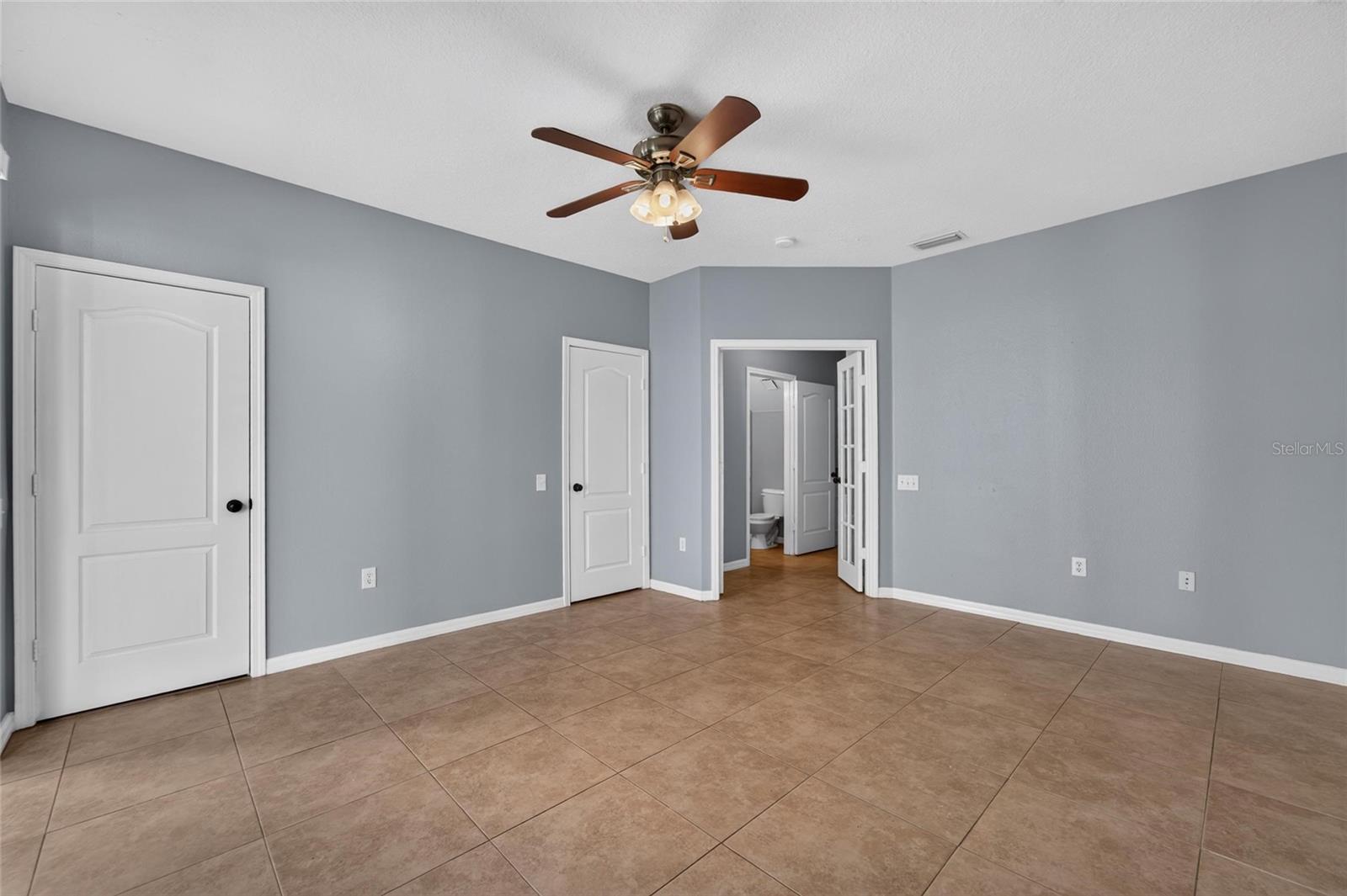 3186 BAYSHORE OAKS DR