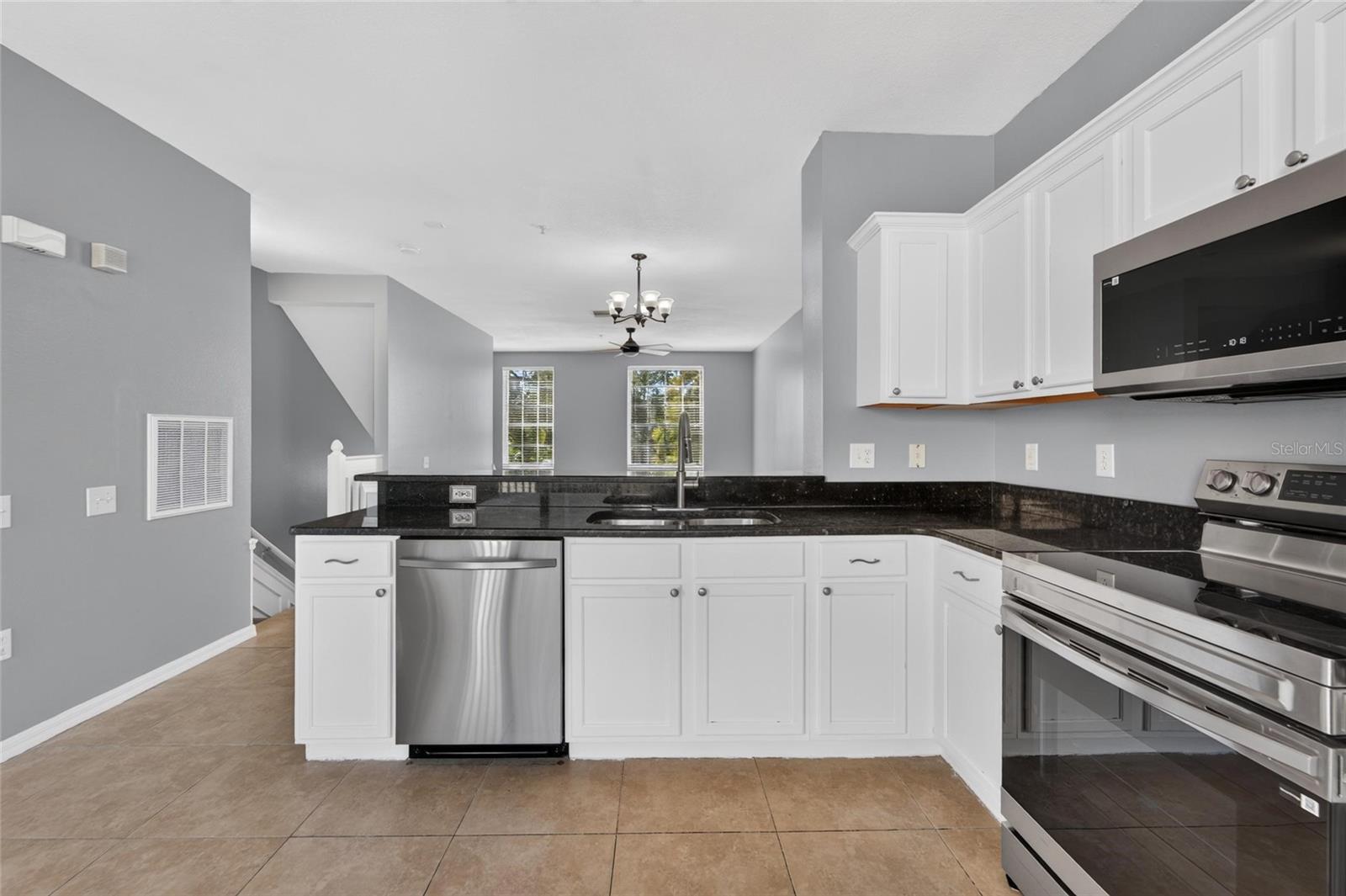 3186 BAYSHORE OAKS DR
