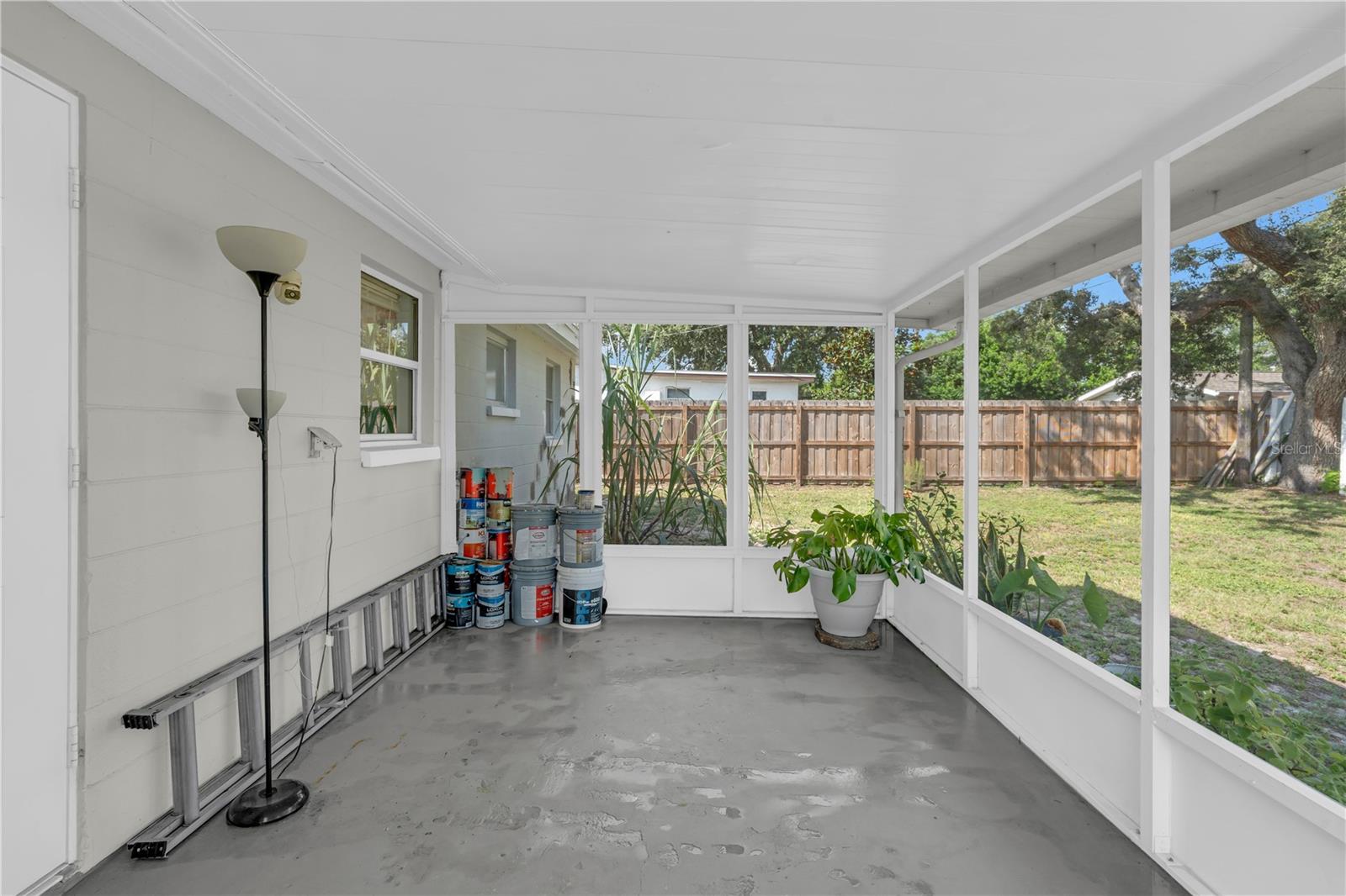 1400 JENNINGS DR