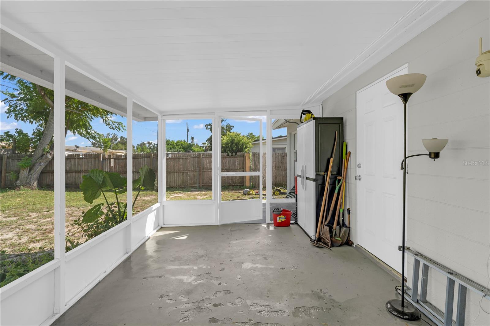 1400 JENNINGS DR