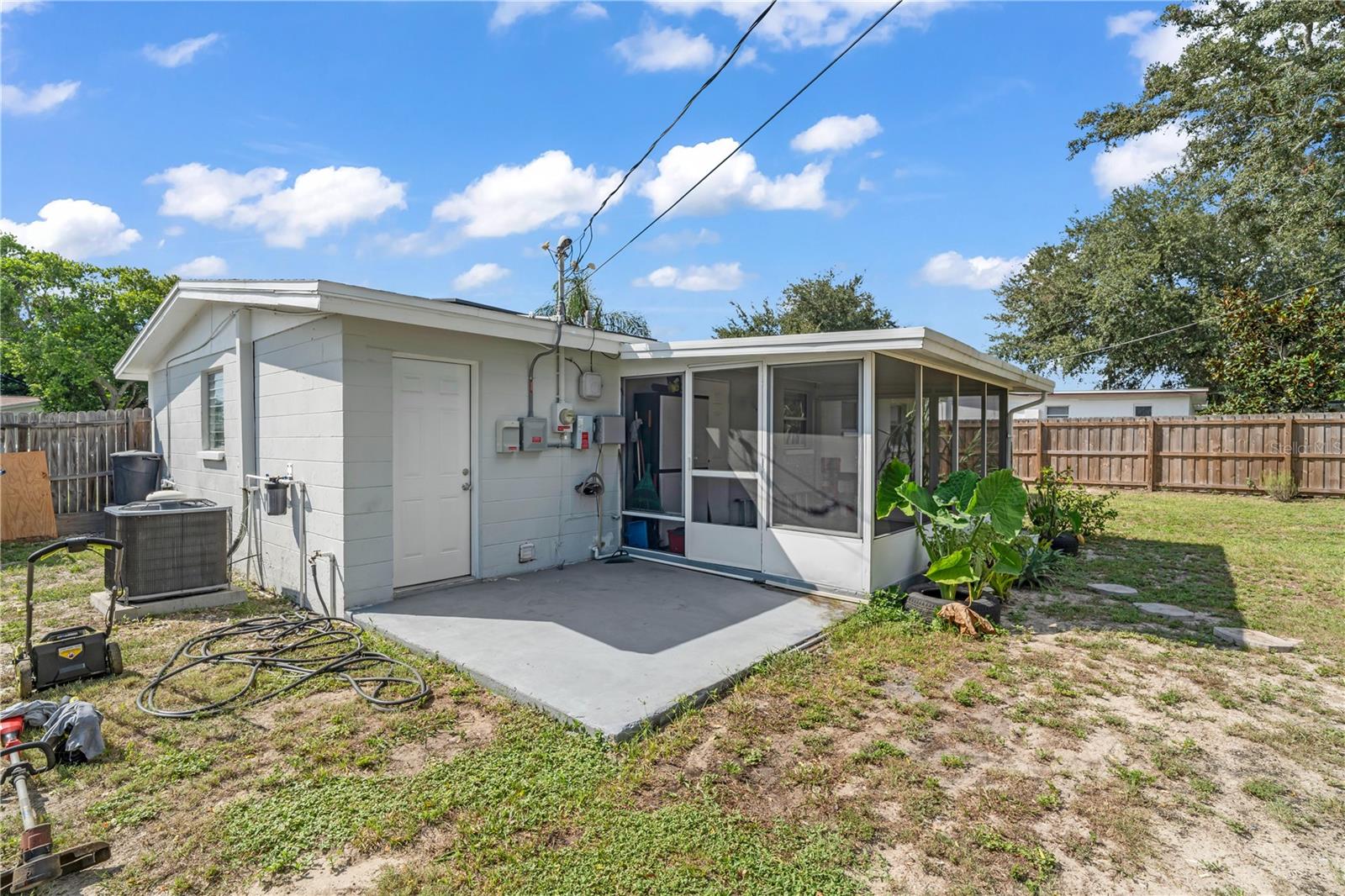1400 JENNINGS DR