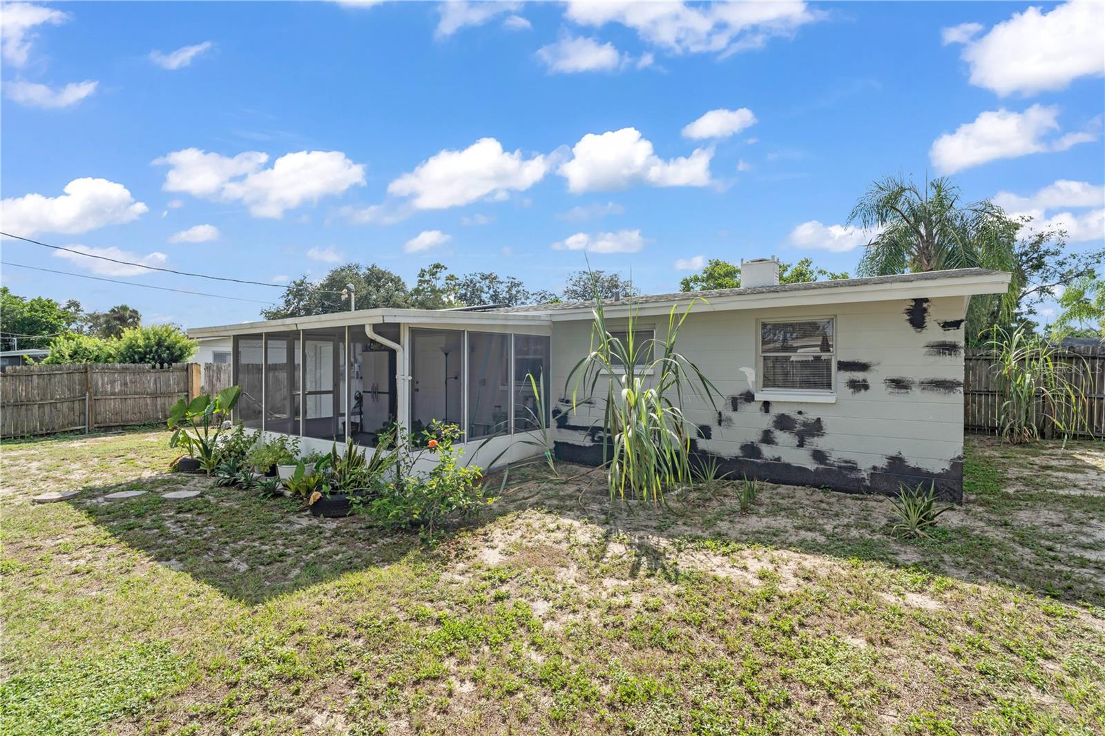1400 JENNINGS DR