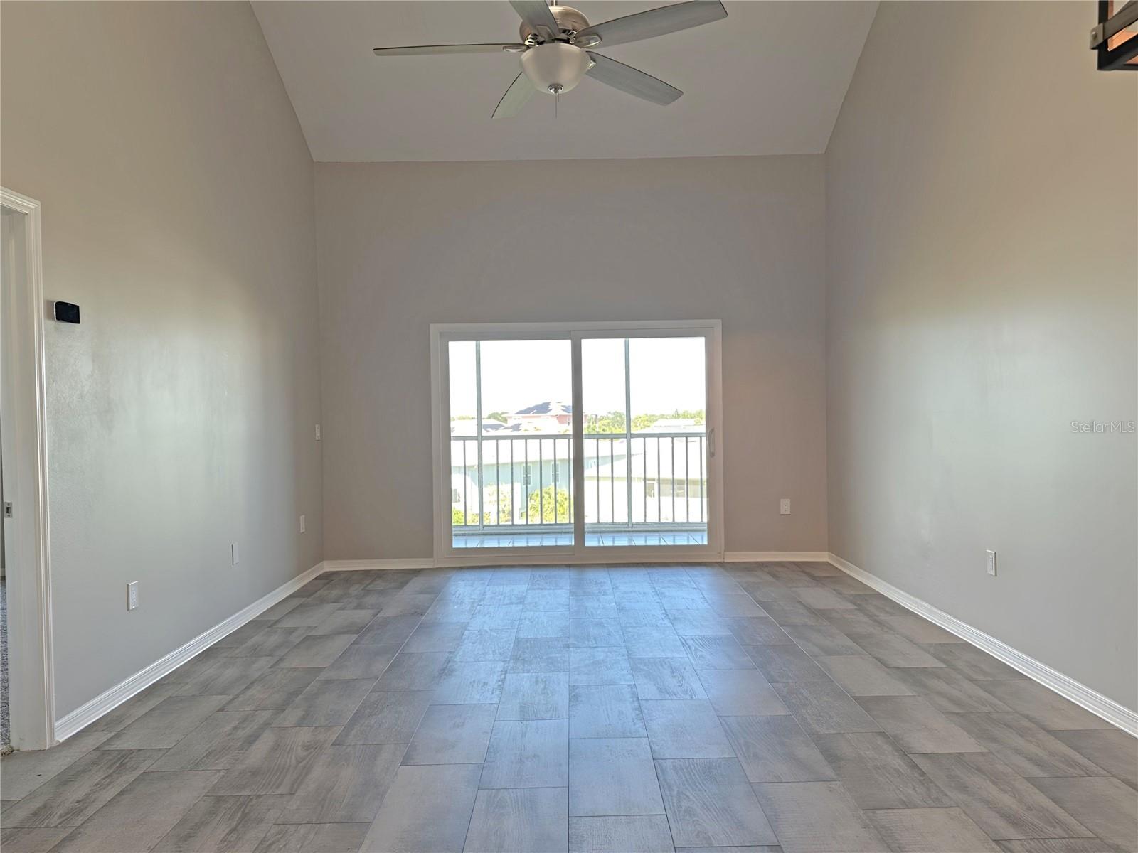5537 SEA FOREST DR #304