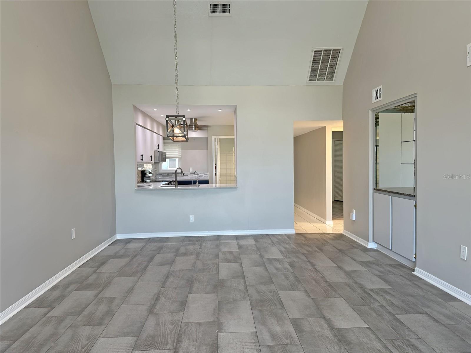 5537 SEA FOREST DR #304