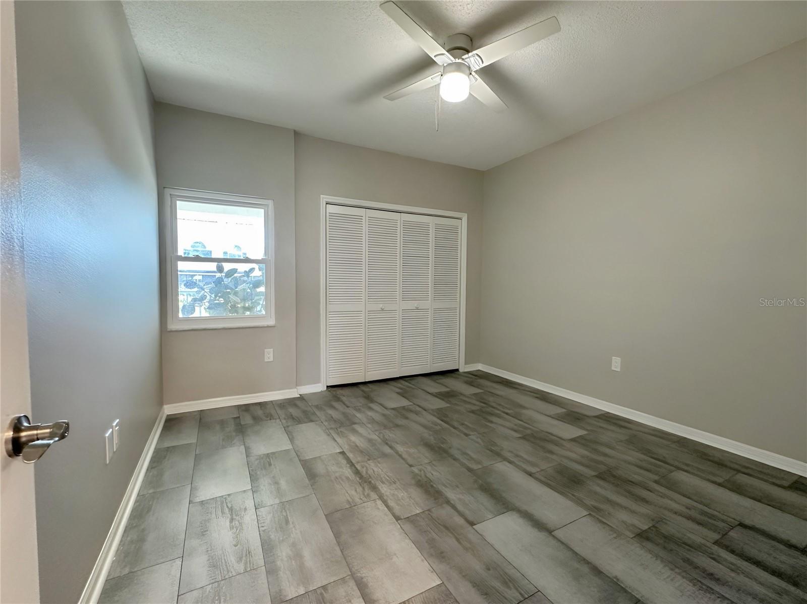 5537 SEA FOREST DR #304