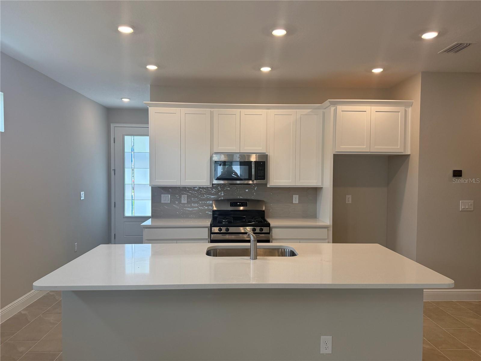 3704 NANDINA CIR