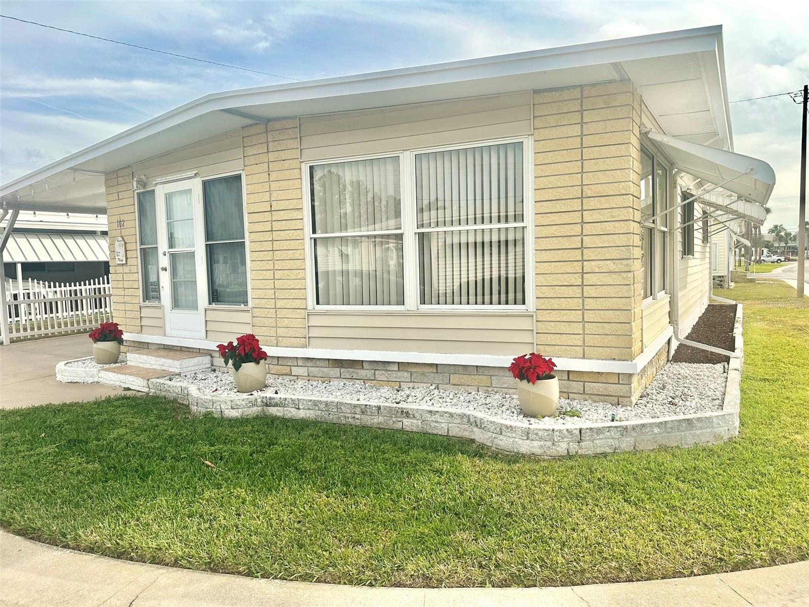 2000 E BAY DR #102
