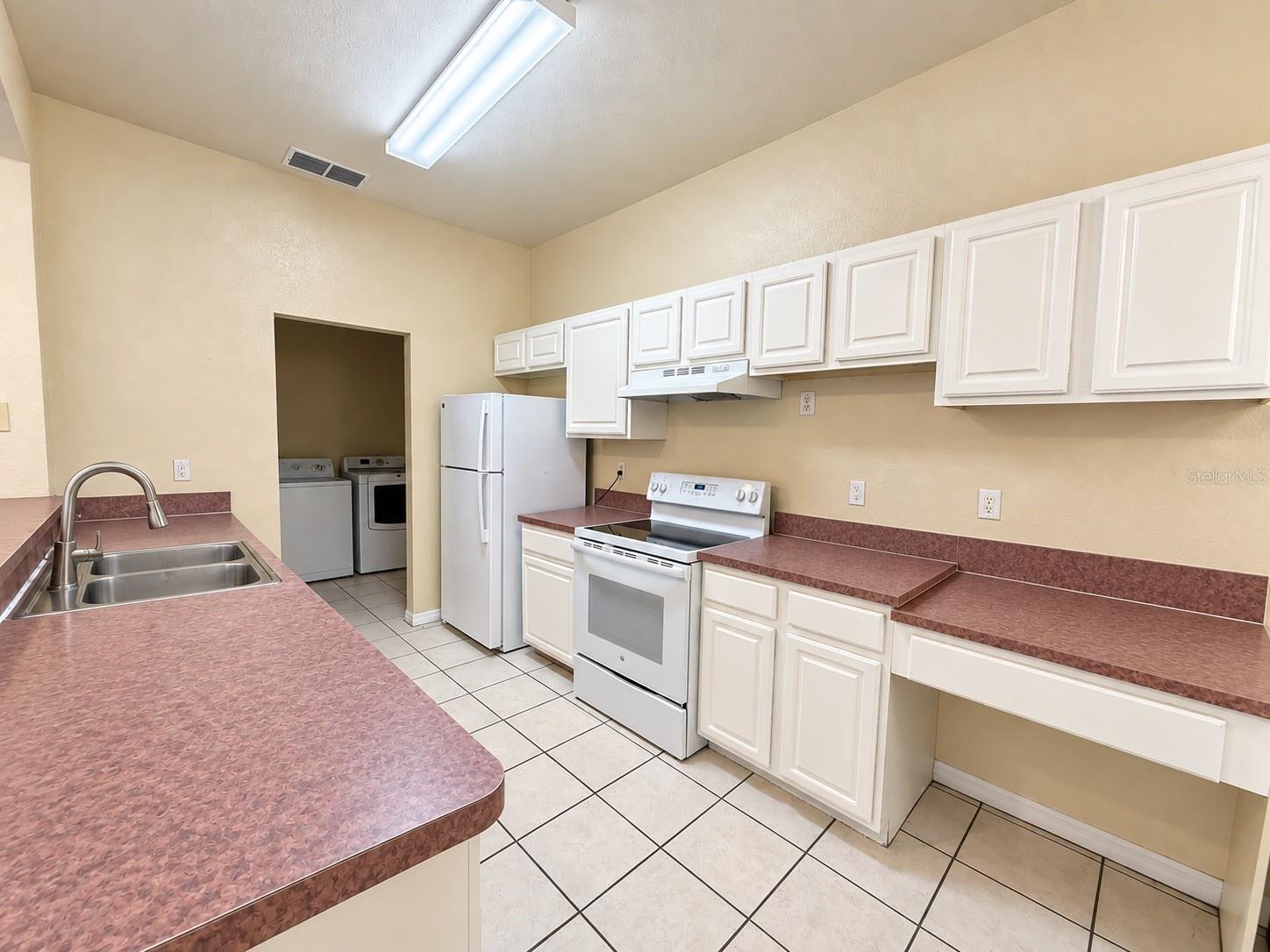 5001 SUNRIDGE PALMS DR