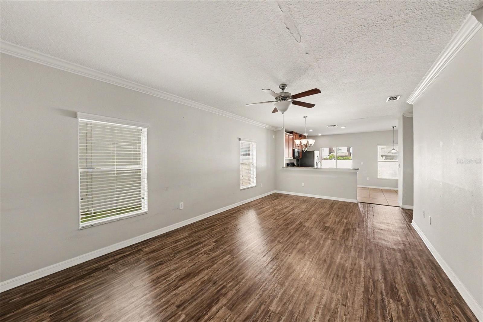 1904 HAWKS VIEW DR