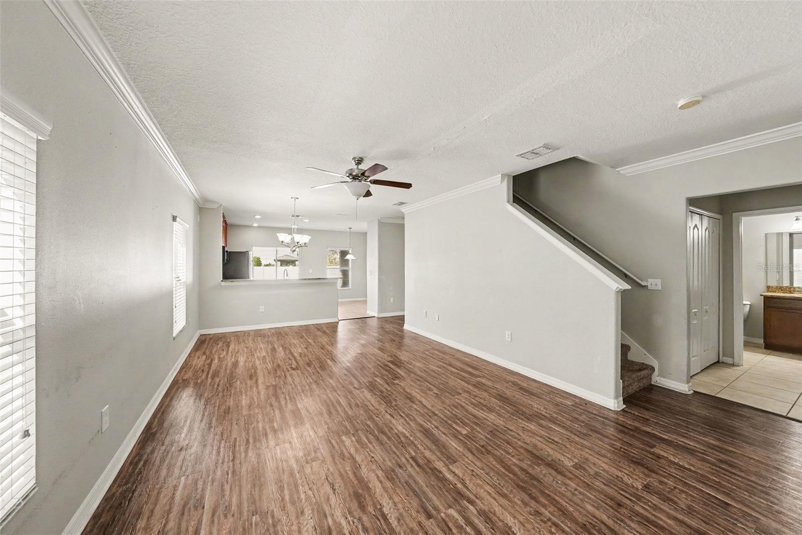 1904 HAWKS VIEW DR